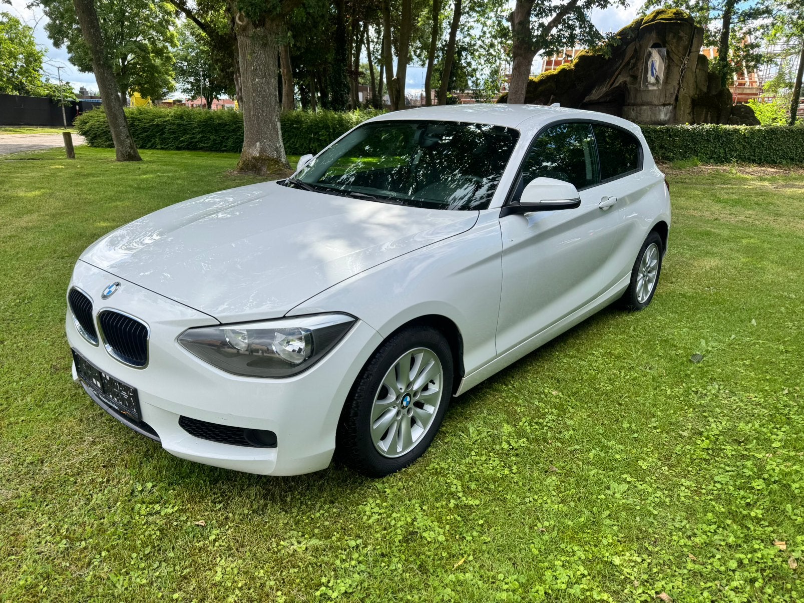 Bmw 114 benzine 2013, Auto's, Voorwielaandrijving, 1 Reeks, Zwart, 4 cilinders