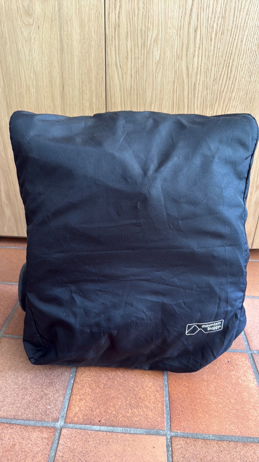 Mountainbuggy Nano v2 - reisbuggy/ handbagage- hoes, Kinderen en Baby's, Buggy's, Zo goed als nieuw, Overige merken, Regenhoes
