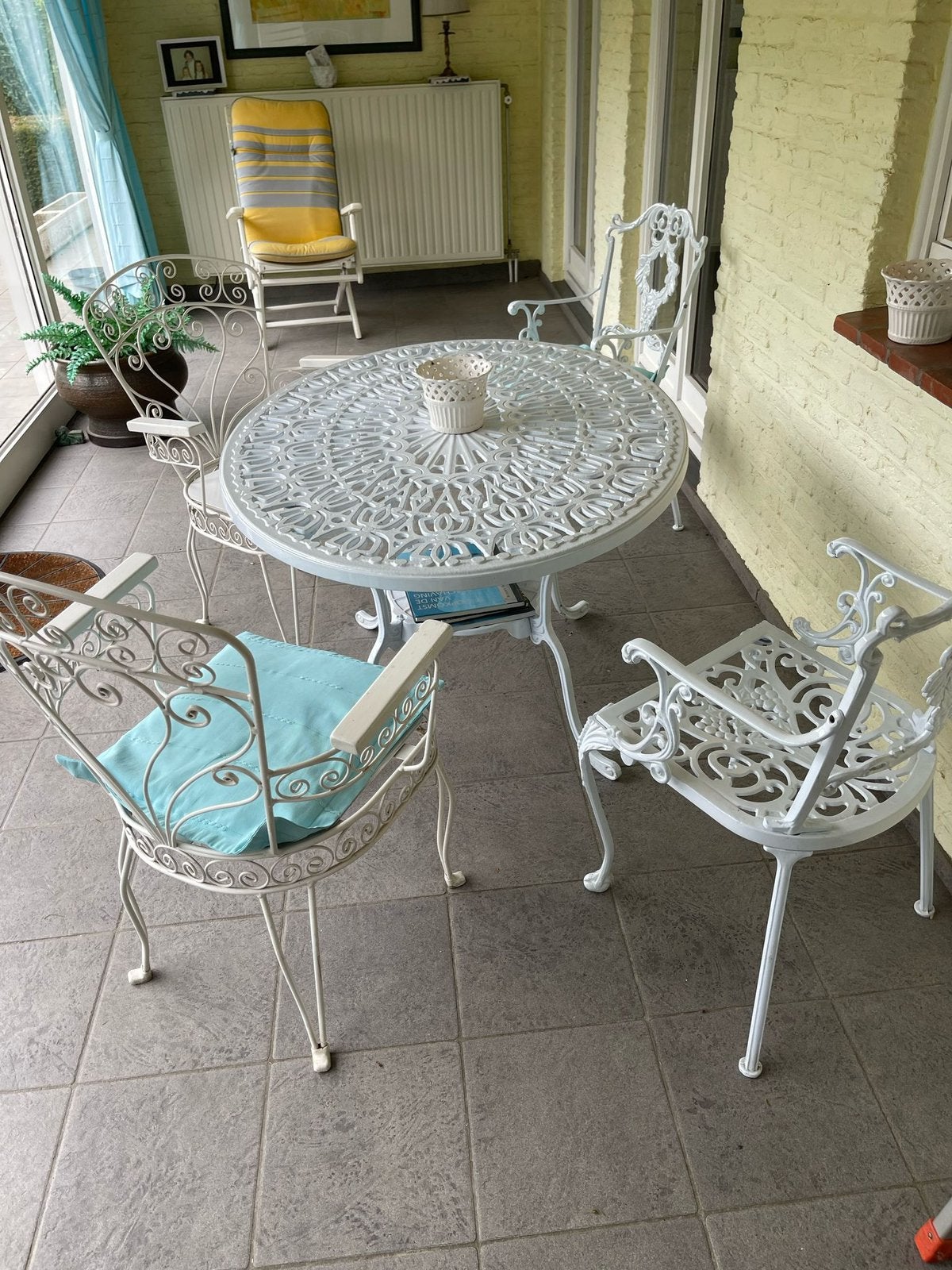 Tuintafel, Ophalen, Zo goed als nieuw