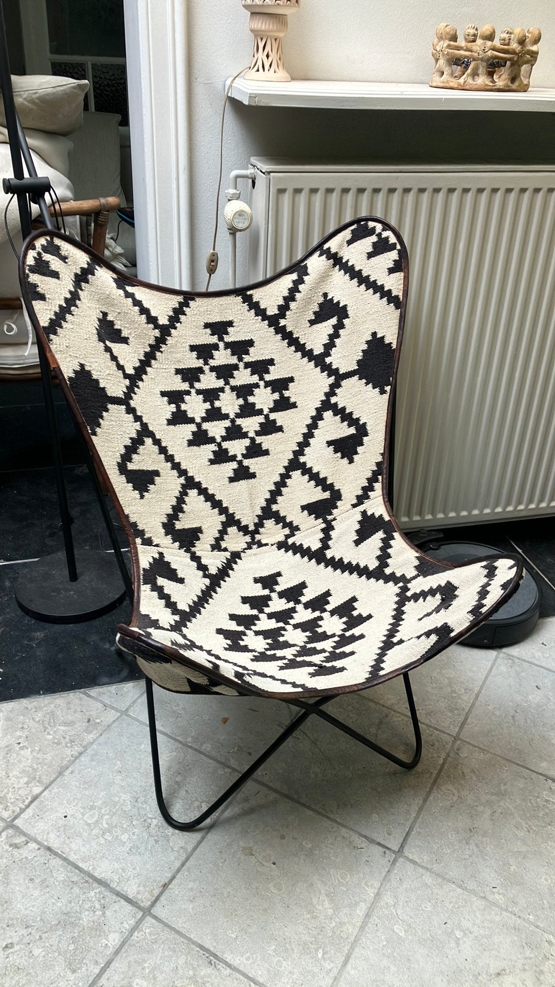 Fauteuil papillon, Enlèvement, Comme neuf
