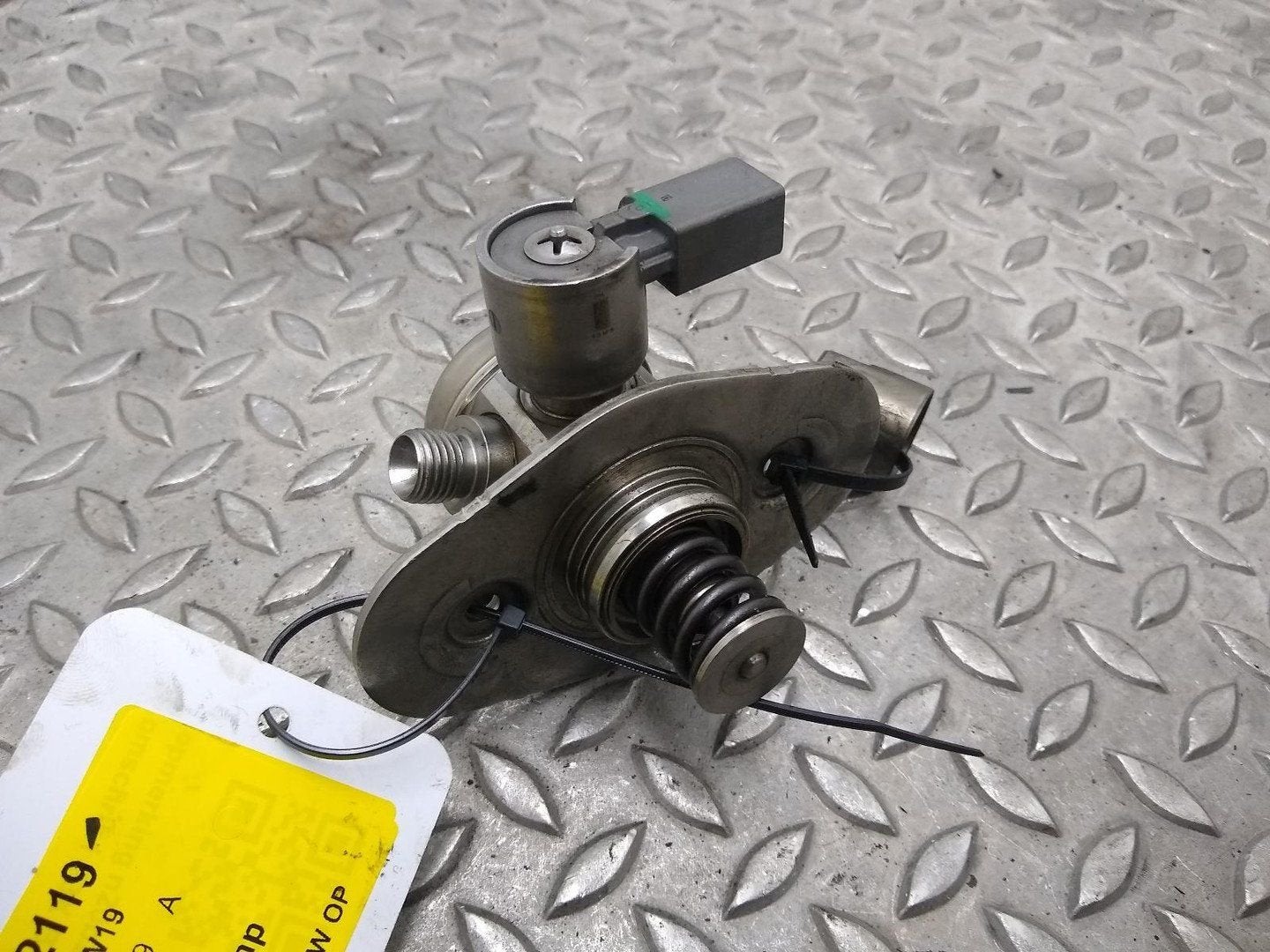 BMW 3 SERIES BRANDSTOF POMP VOOR DE INJECTOR 2013, Enlèvement ou Envoi, Utilisé, Stiba membre