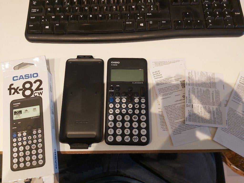 Calculatrice Casio FX-82 CW, Enlèvement, Comme neuf
