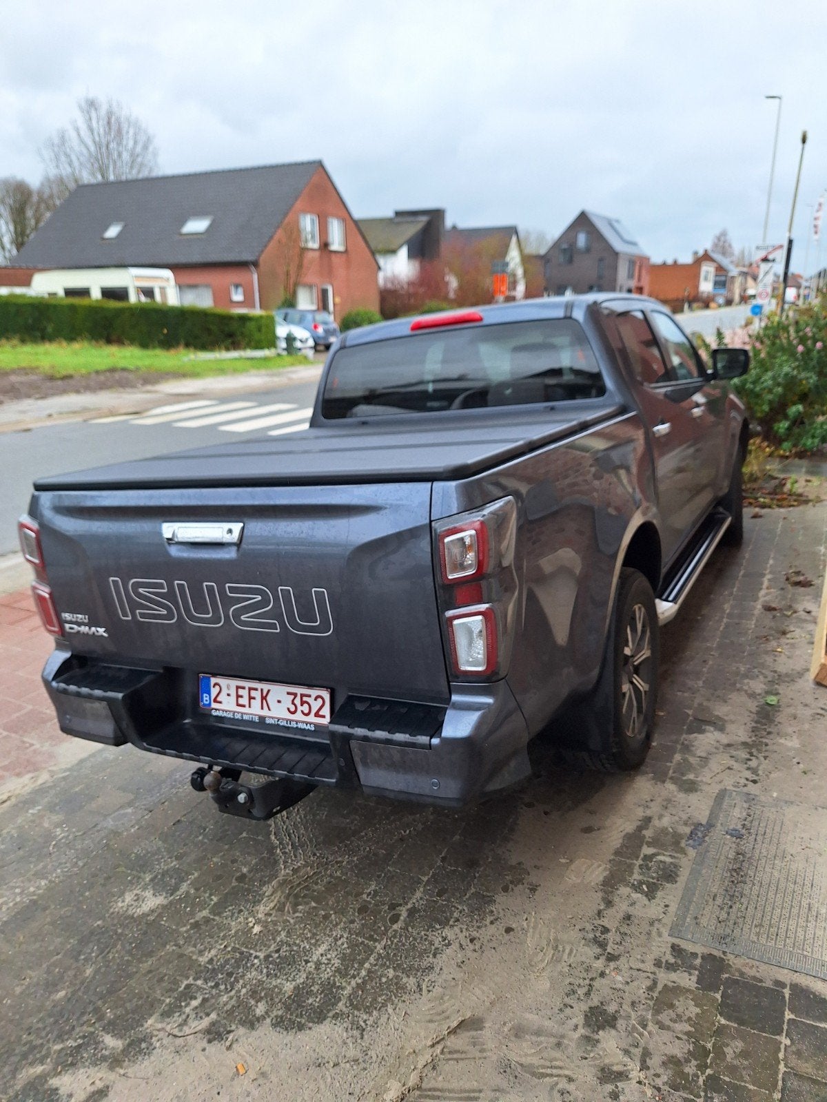 Isuzu D-Max 2021- Heavy duty alloy tri-folding tonneau cover, Enlèvement, Utilisé