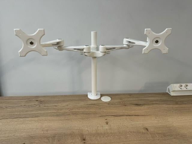 Dubbele monitorarm B-keus € 99,00 ex BTW, Ophalen