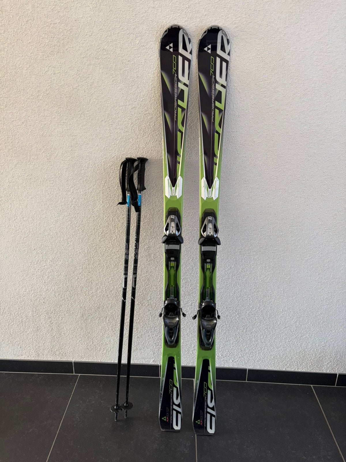 Complete  set Fischer 700 Progressor, Sports & Fitness, Fischer, Comme neuf, Enlèvement, Bâtons