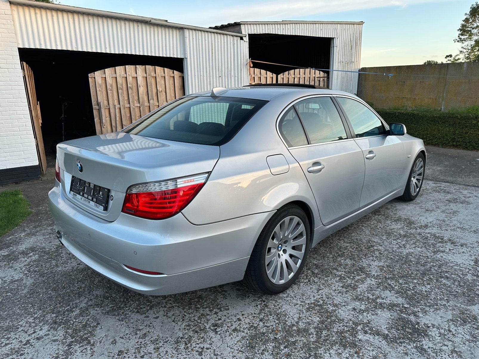 Bmw 5serie benzine 523i 2008 / 3750€, Auto's, BMW, Automaat, Berline, Particulier, Euro 4