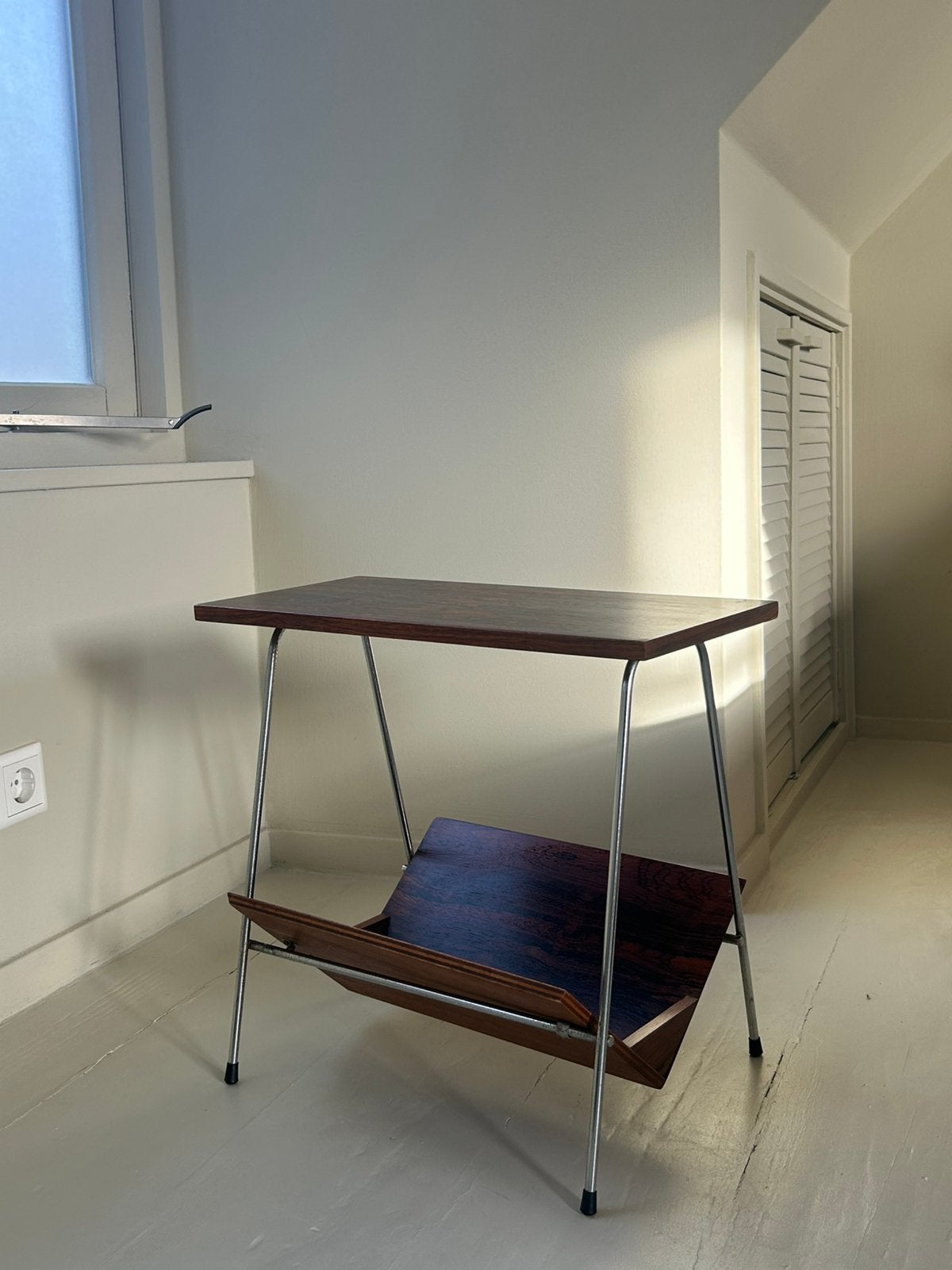 Vintage mid-century side table / magazine rack, 45 tot 60 cm, Minder dan 55 cm, Gebruikt, Ophalen of Verzenden