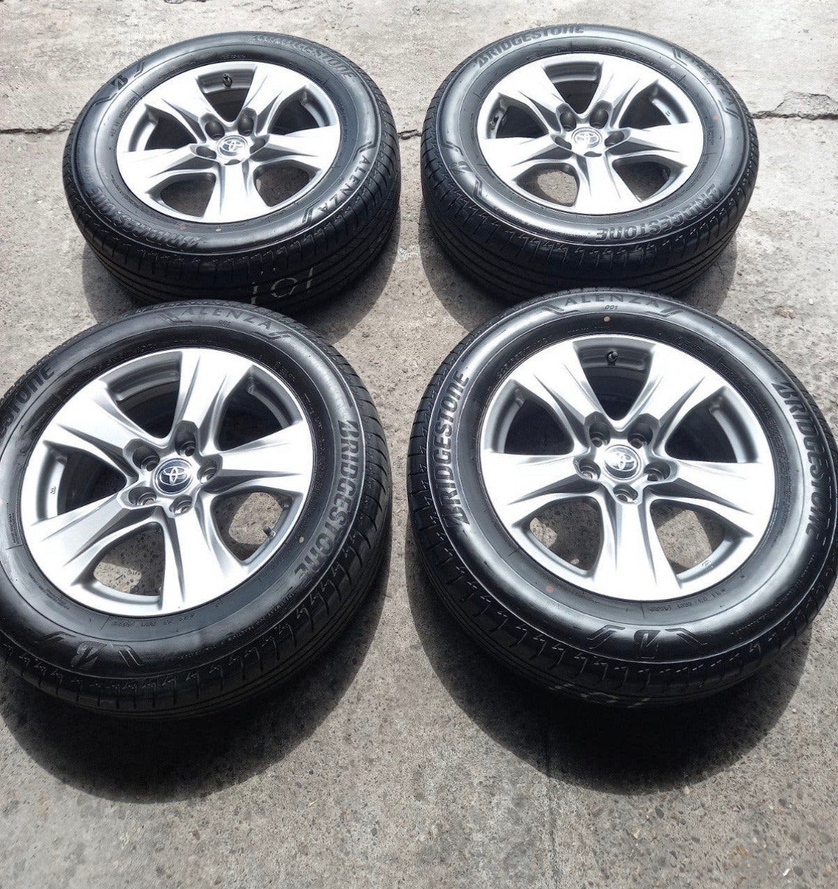 Ensemble de jantes d’ét 17 pouces pour Toyota Rav4 d'origine, Pneus et Jantes, Véhicule de tourisme, Pneus été, 17 pouces