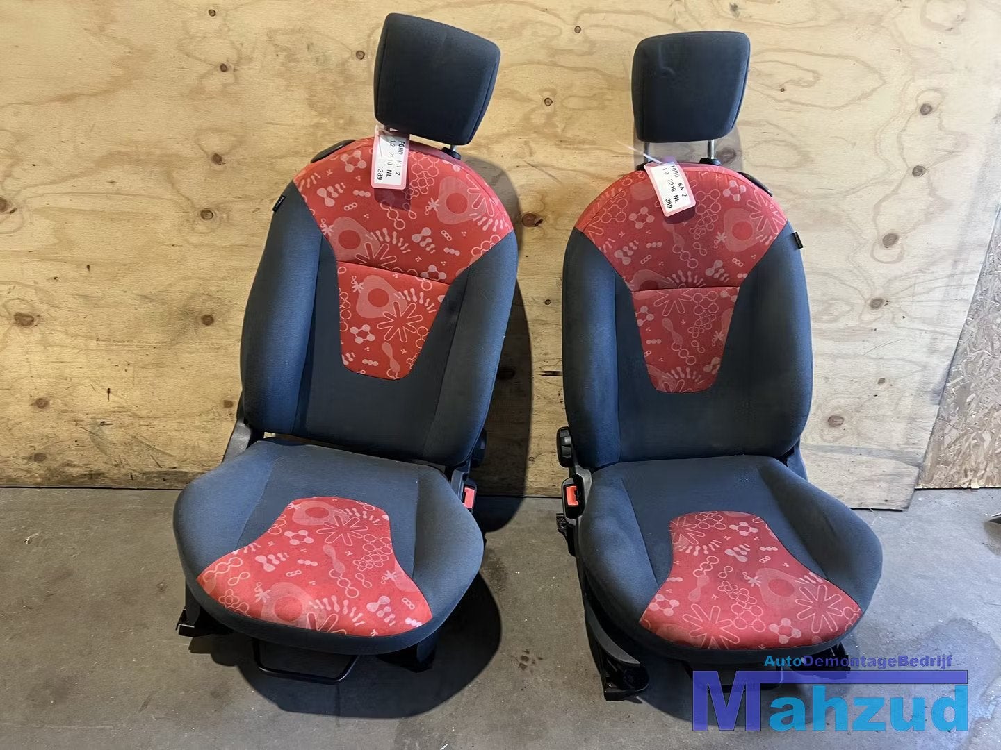 FORD KA 2 rood compleet interieur 2008-2016, Info@ford.com, Ford Motor Company, American Road 1
48126  Dearborn, Ford