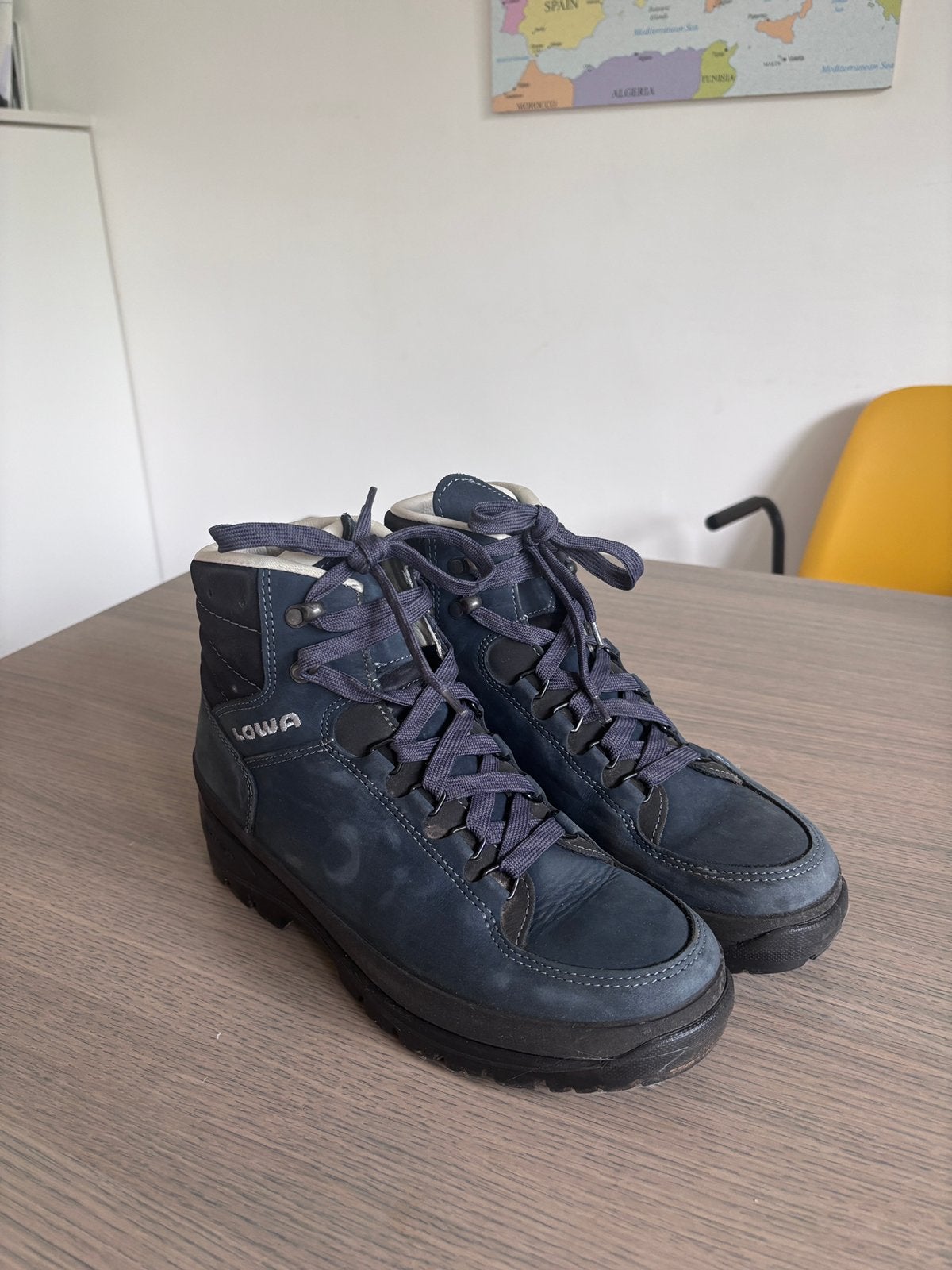 Lowa wandelschoenen, Ophalen, Zo goed als nieuw, Schoenen