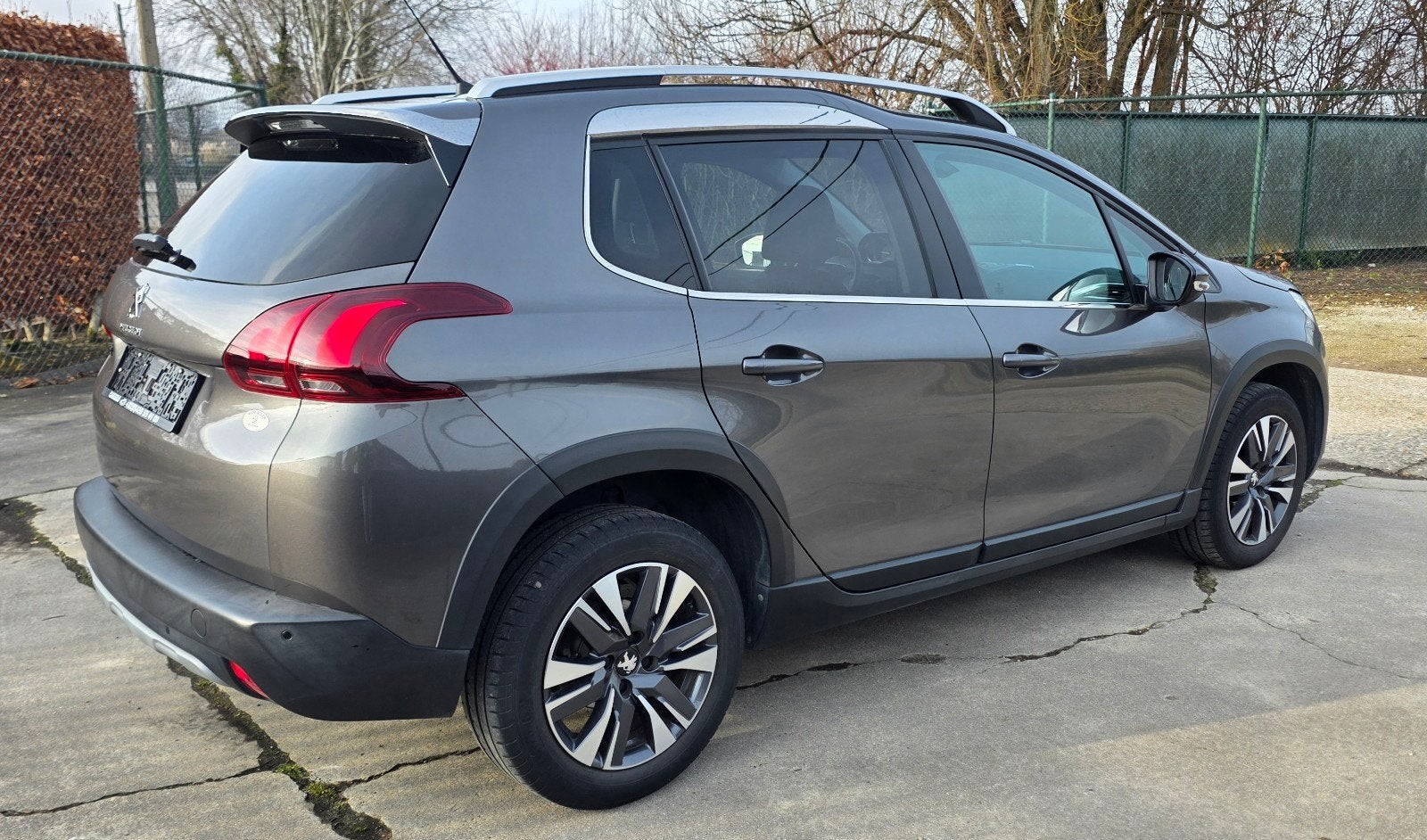 Peugeot 2008 1.2 Benzine Automaat 49d.km. !!!, Auto's, Automaat, Bedrijf, Parkeersensor, Te koop