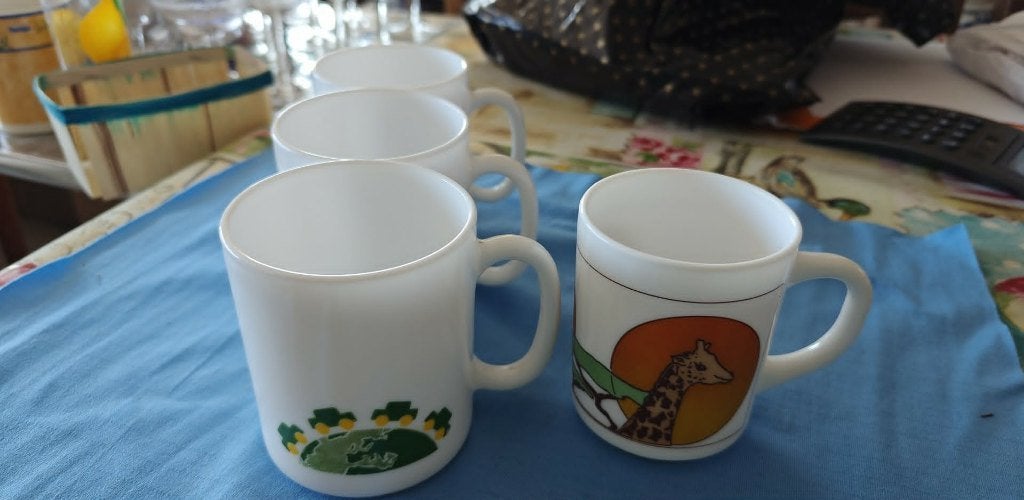 tassen mokken Arcopal France vintage 4 stuks, Overige merken, Vintage, Mok, Ophalen of Verzenden