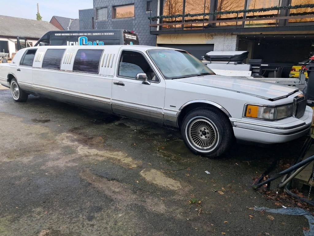 Limousine Ford Lincon Towncar de 9 mètres., Autos, Autres modèles, Achat, 4 portes, 3 places