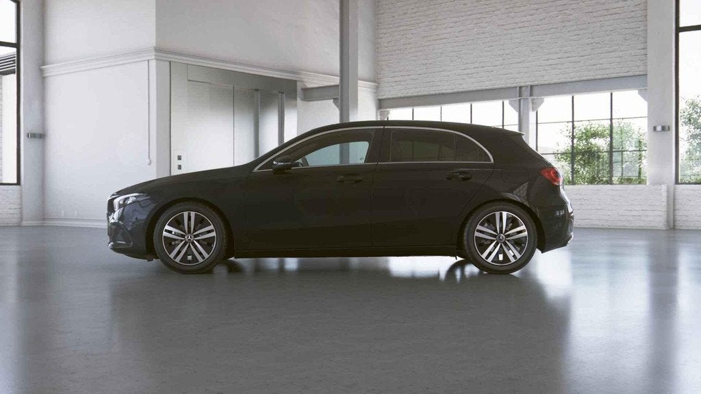 Mercedes-Benz A-klasse 180 Hatchback Business Line | Panoram, 100 kW, 680 kg, Entreprise, Entretenue par le concessionnaire