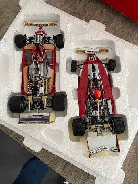 Ferrari f1 gift set exoto 1/18, Ophalen, Gebruikt, Auto