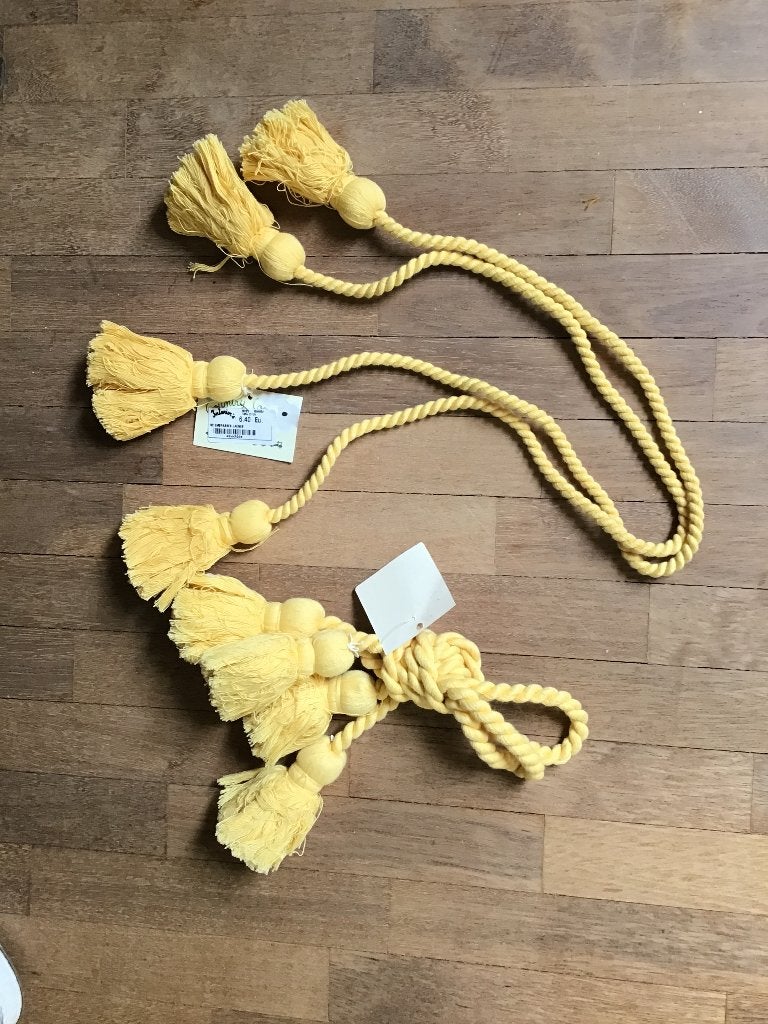 4 gordijnkoorden nieuw, Maison & Meubles, Ameublement | Rideaux & Stores à lamelles, Enlèvement ou Envoi, Neuf, Jaune, Autres types