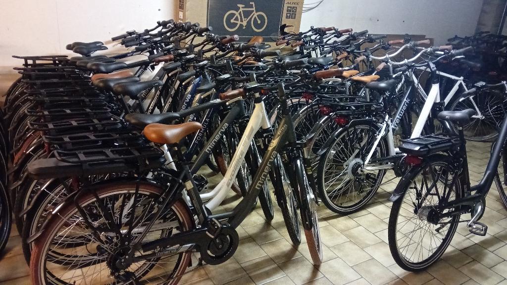 Stockverkoop electrische fietsen, Fietsen en Brommers, Elektrische fietsen, Nieuw, Ophalen