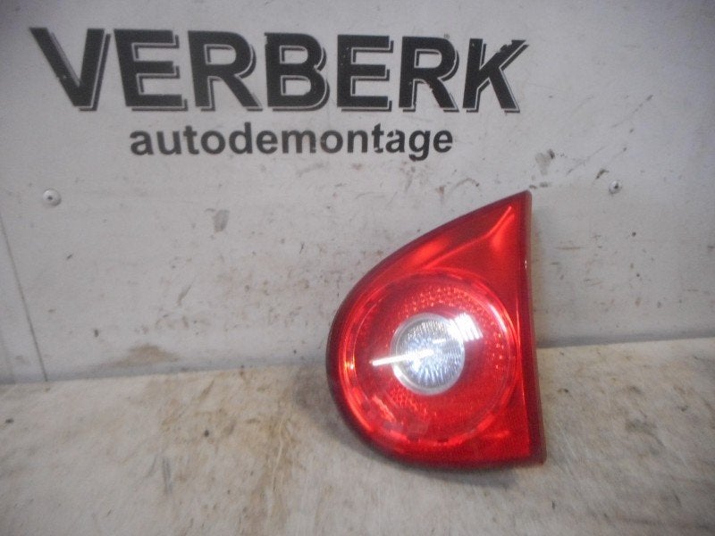 PANNEAU ARRIÈRE DROIT AVEC LAMPE Golf V (1K1) (1k6945094g), Utilisé, Volkswagen