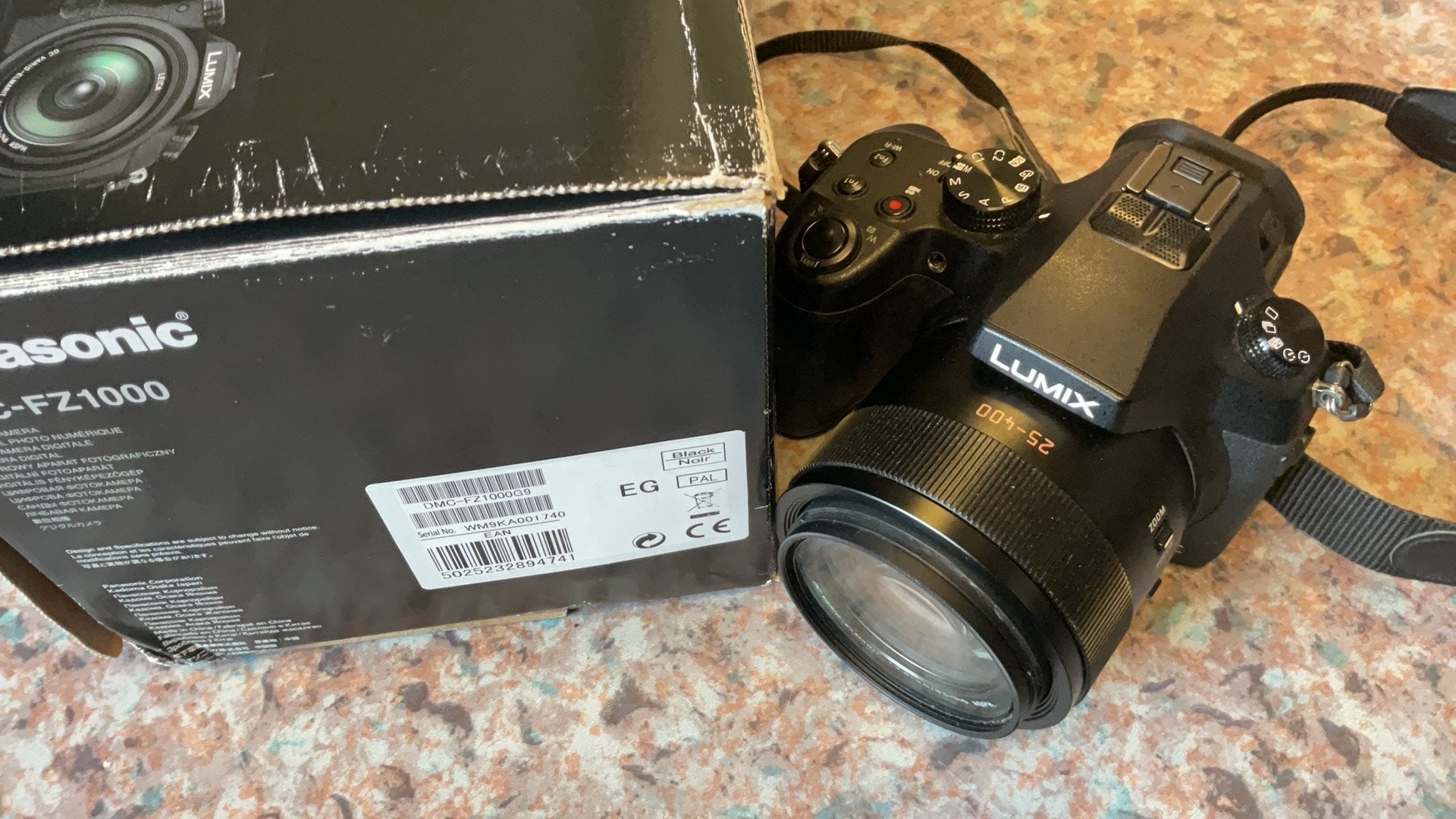 Panasonic Lumix FZ1000, Enlèvement, Comme neuf