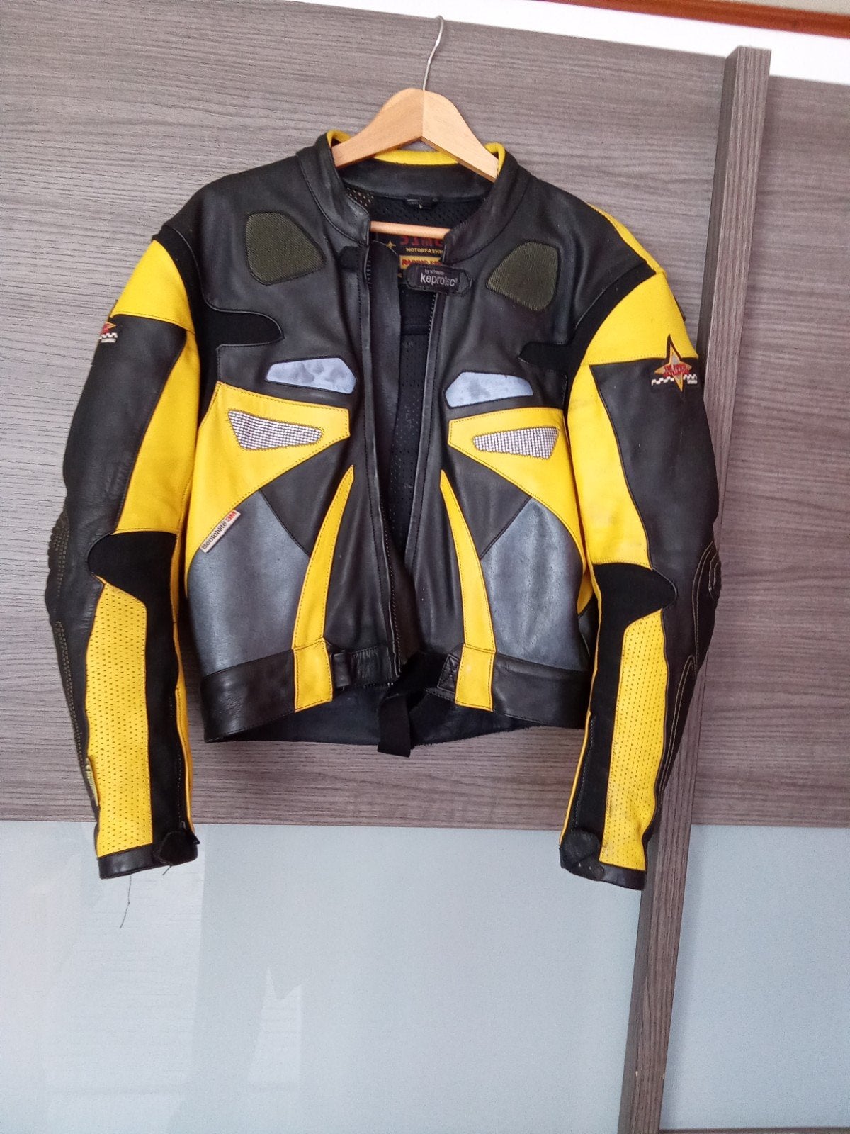 richa motopak, Motoren, Ophalen