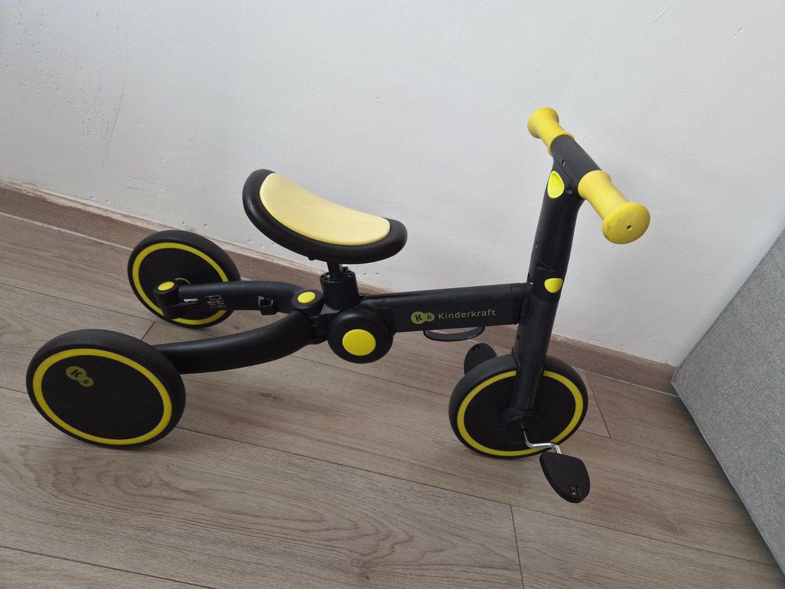 Kinderkraft 4TRIKE 3-in-1 Opvouwbare Driewieler / Loopfiets, Ophalen, Zo goed als nieuw, Loopfiets