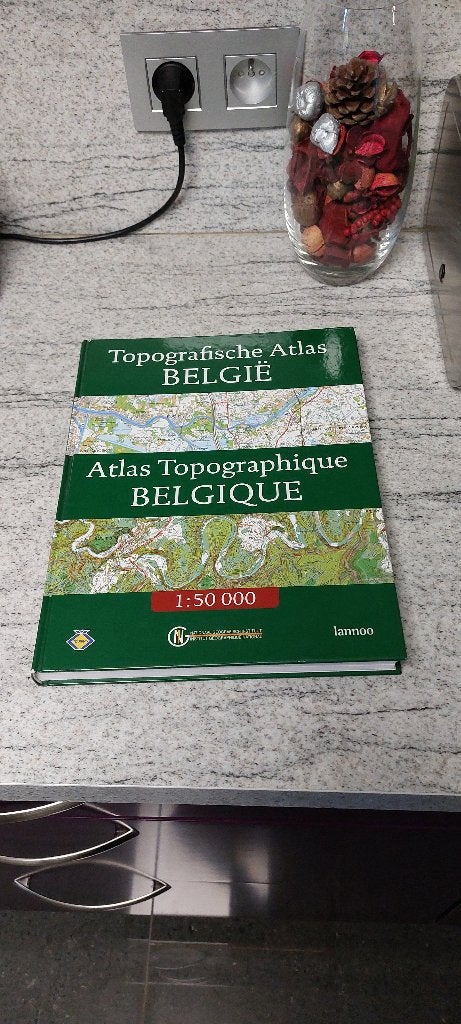 Atlas topographique état neuf, Livres, Atlas & Cartes géographiques, Enlèvement