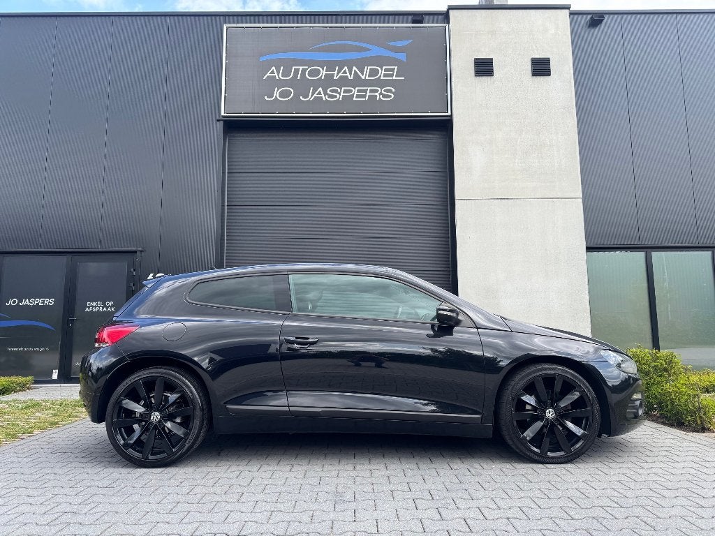 Volkswagen Scirocco 2.0 TDI 136 pk, Auto's, Volkswagen, 4 zetels, Zwart, 4 cilinders, Parkeersensor