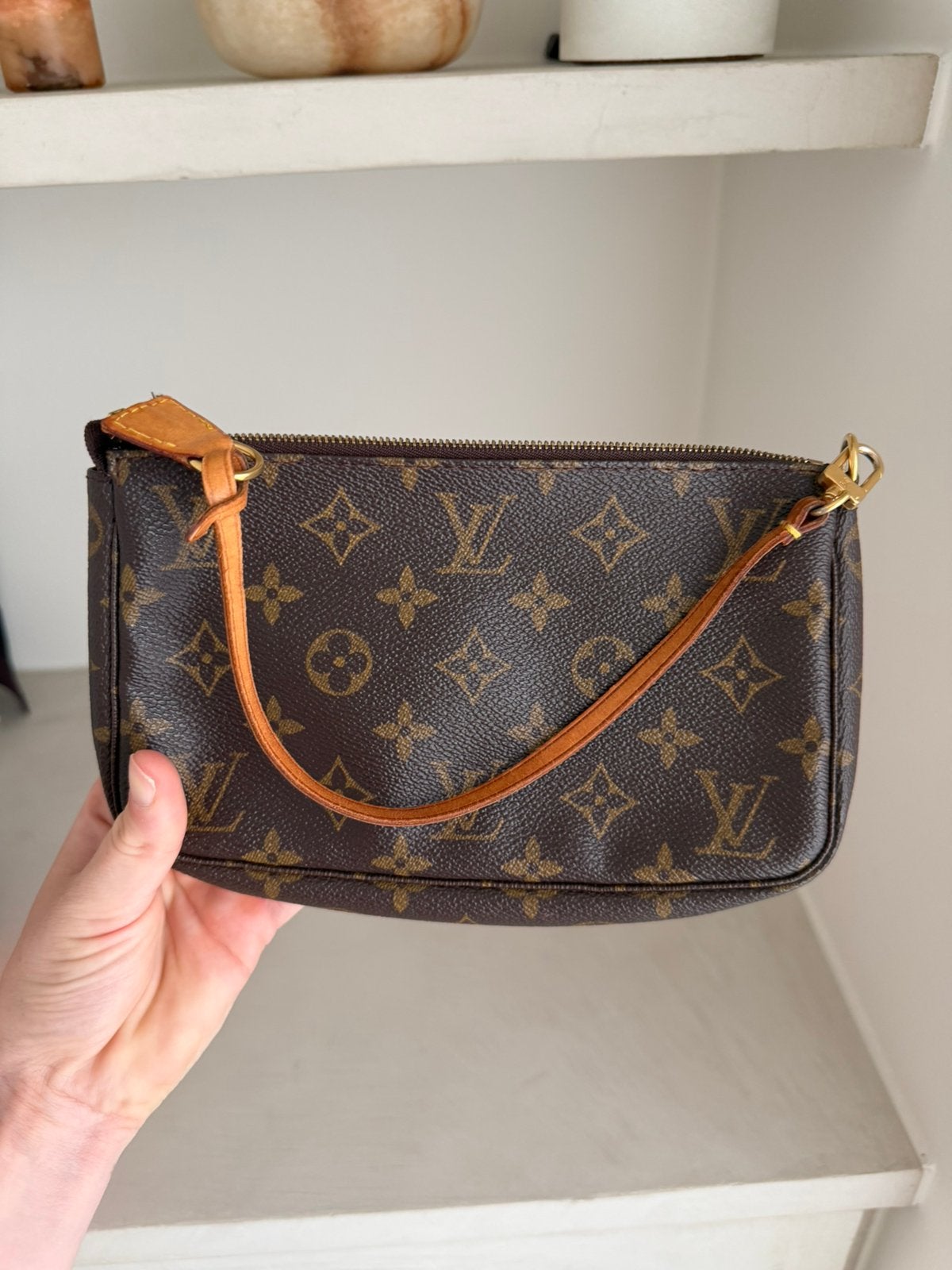 Louis vuitton pochette, Handtassen en Accessoires, Toilettassen, Ophalen, Zo goed als nieuw
