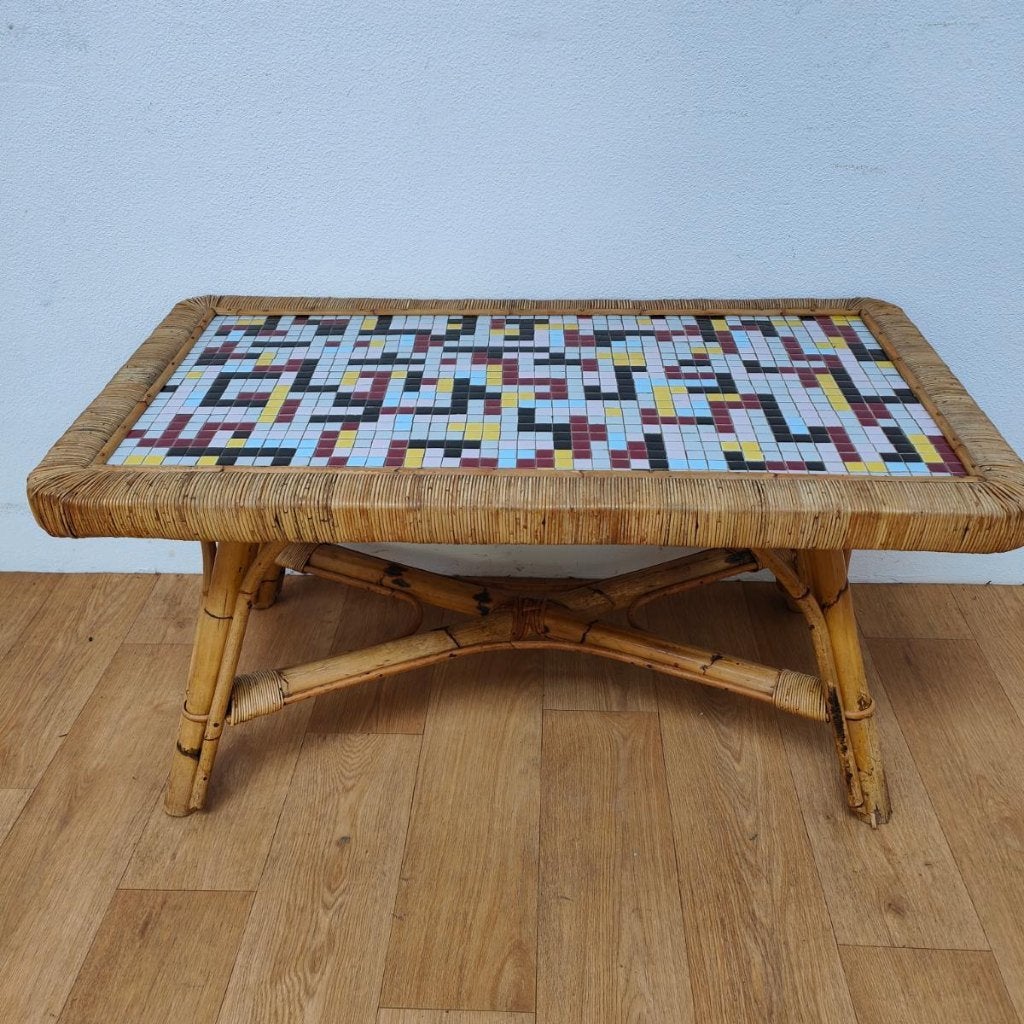 Table basse vintage en rotin rétro avec table en mosaïque, Maison & Meubles, Enlèvement ou Envoi, Utilisé