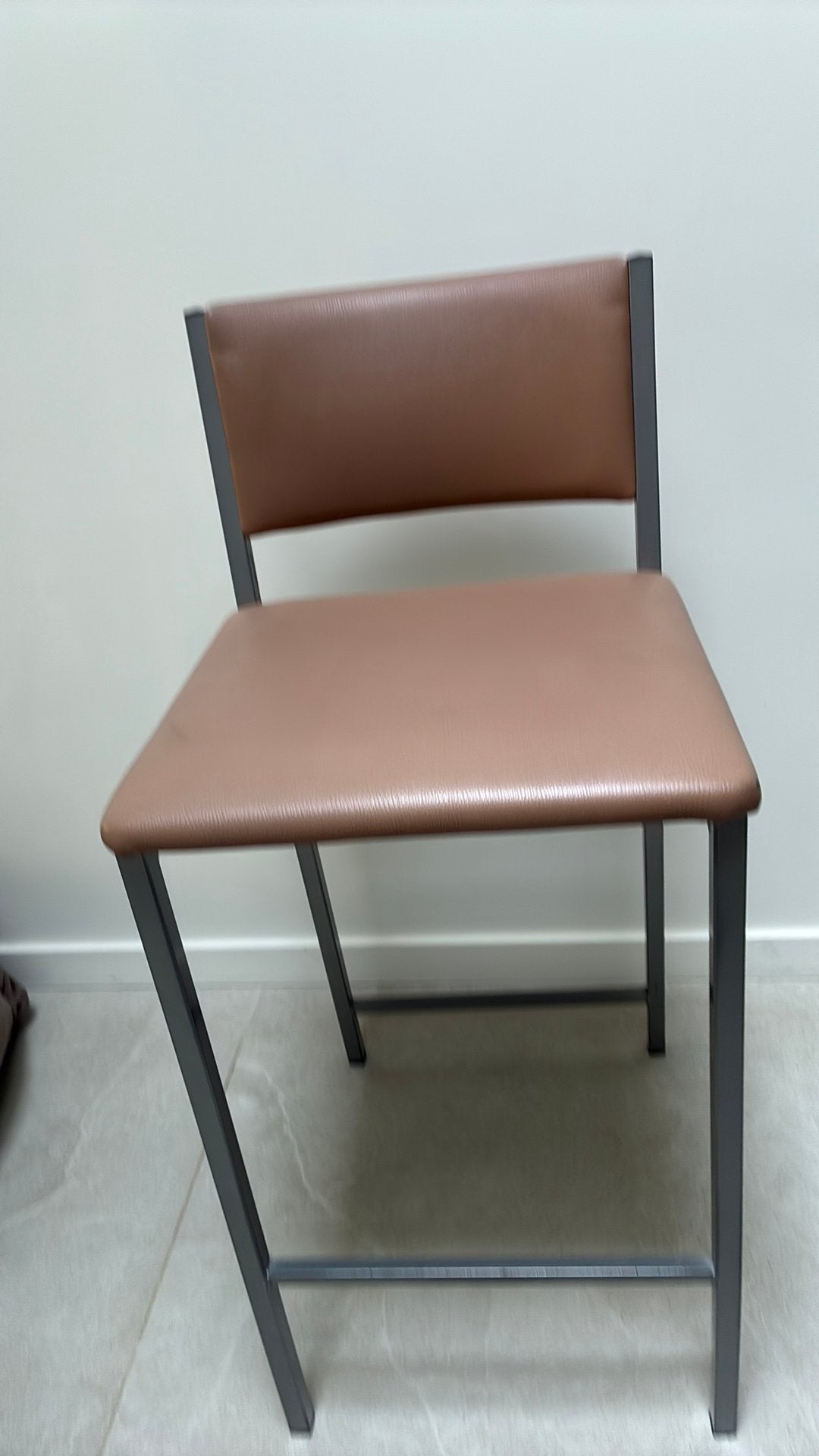 4 barstoelen, Ophalen, Gebruikt, Met voetsteun, 60 tot 90 cm