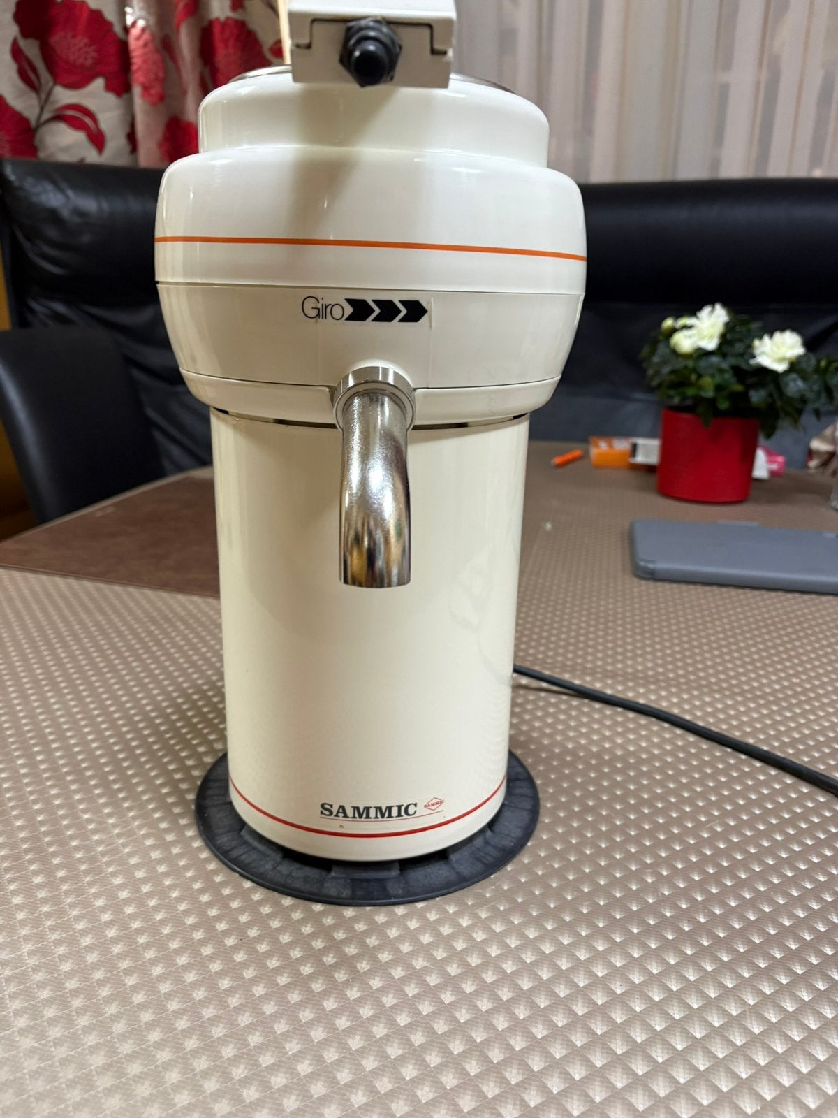 Giro - Professionele fruitpers, Elektronische apparatuur, Ophalen, Zo goed als nieuw