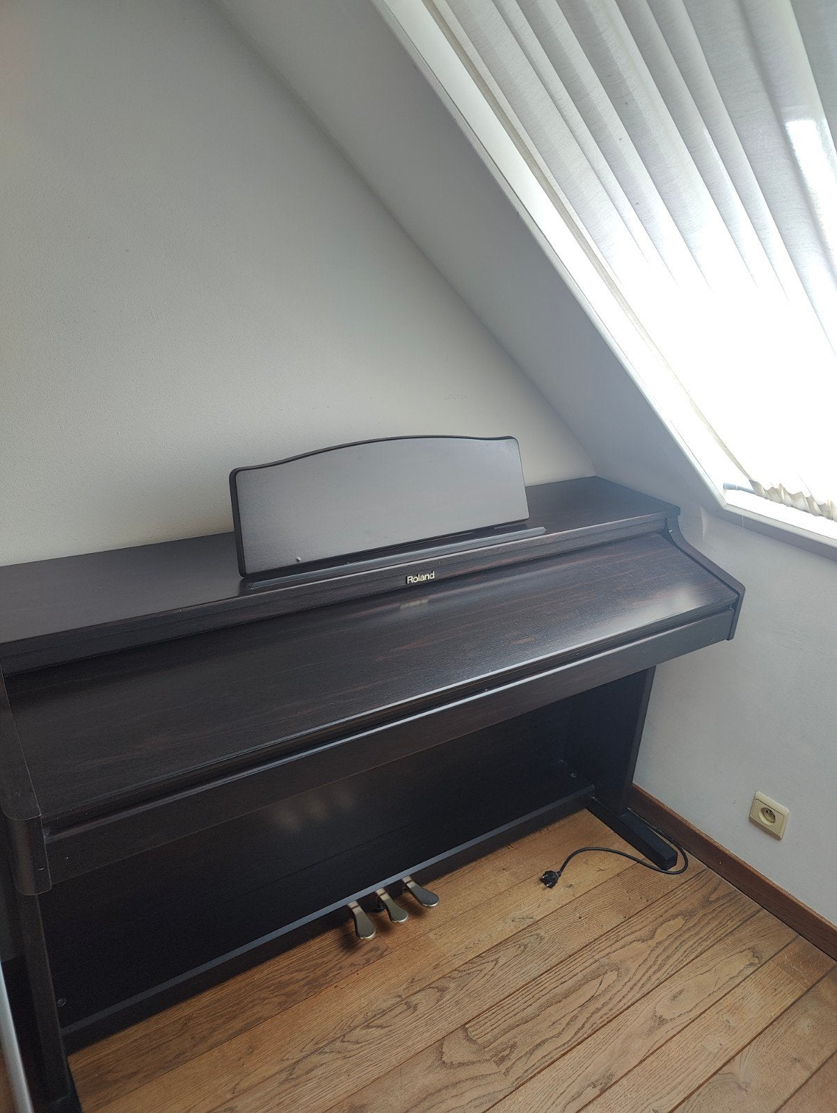 Roland HP 2e Digitale Piano, Muziek en Instrumenten, Ophalen, Piano, Digitaal