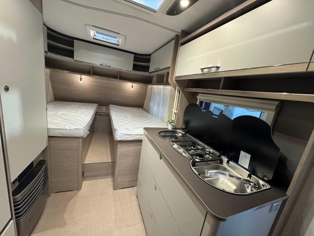Bürstner Premio Plus 520 TL mover,luifel, Rondzit, 7 tot 8 meter, Bedrijf, Bürstner