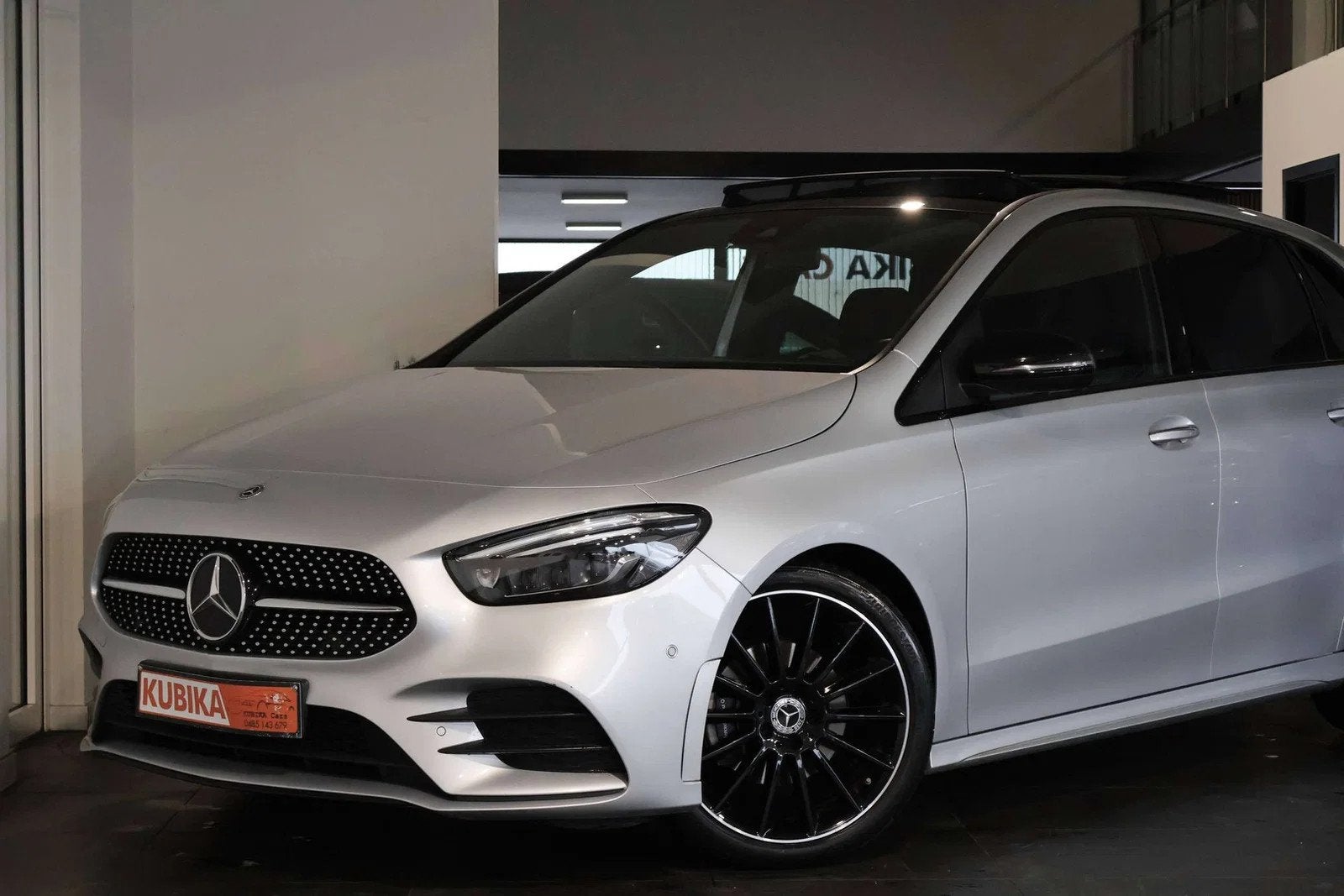 Mercedes-Benz B-CLASS 180 B 180 AMG-Line Pano CruiseC CarPla, 100 kW, Achat, Euro 6, 5 places