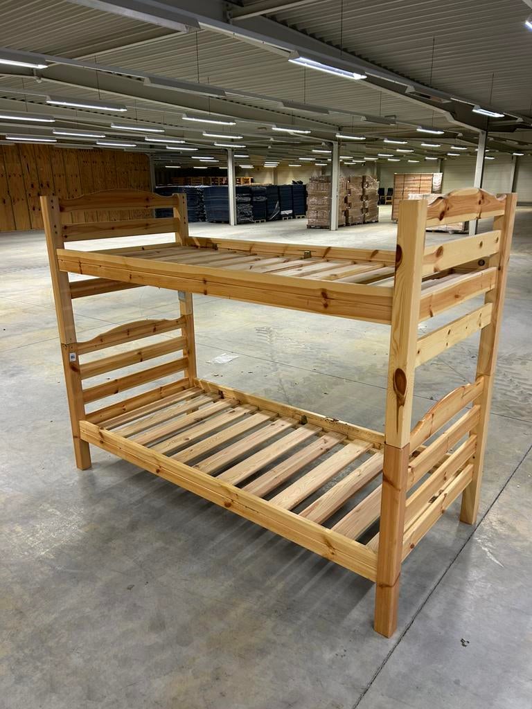 Houten bedden/stapelbedden + matrassen NIEUW per set, Maison & Meubles, Chambre à coucher | Lits superposés & Lits mezzanines