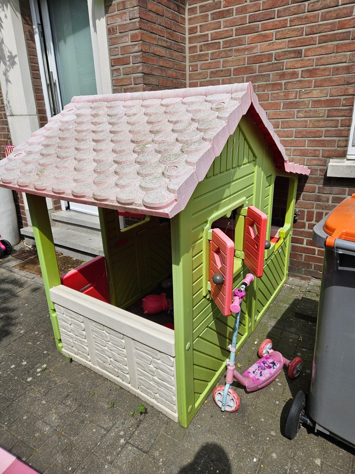 Speelhuisje met deurbel, Ophalen