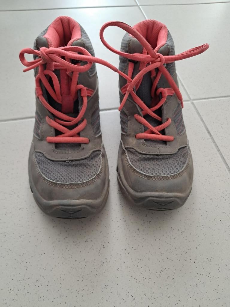 Kinder berg- of wandelschoenen maat 35, Kinderen en Baby's, Ophalen, Gebruikt, Sportschoenen