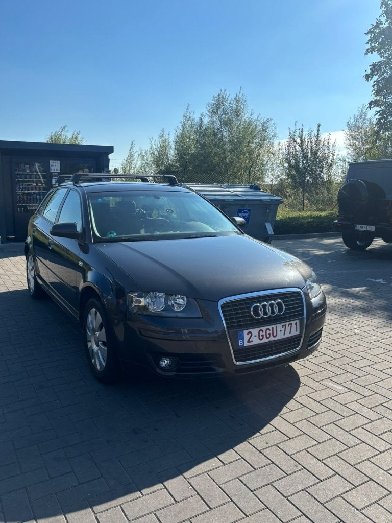 Audi A3 1.6 FSI - CT OK + Feuille Rose & Car-Pass, Argent ou Gris, Noir, 5 portes, 5 places