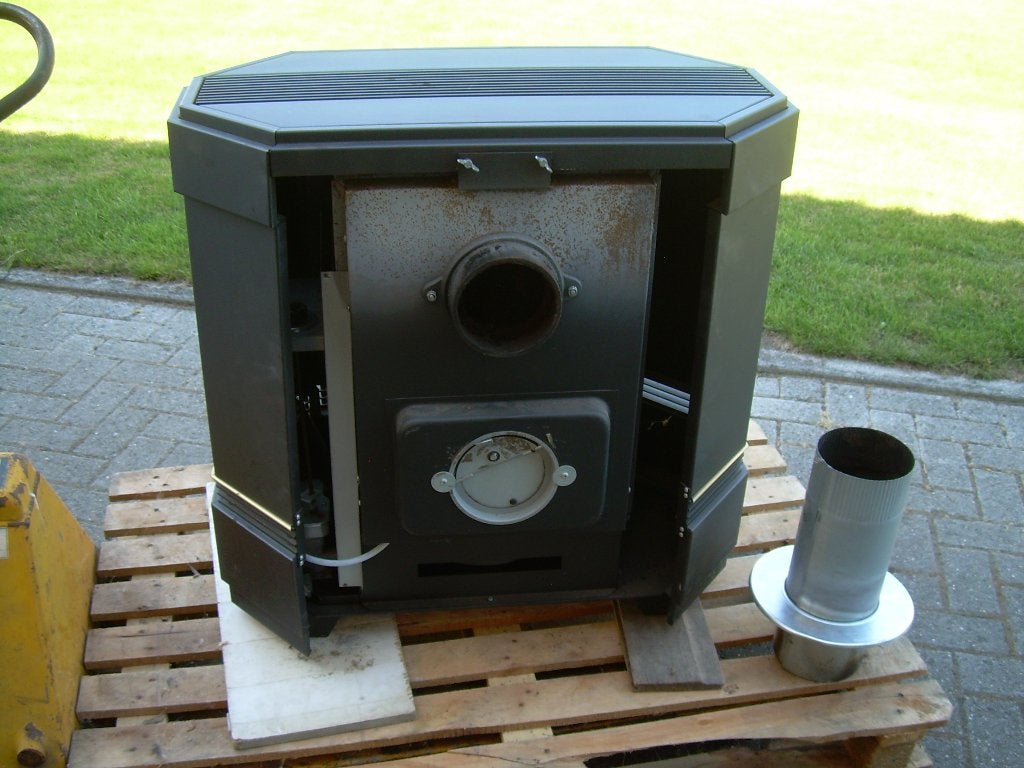 mazoet kachel, mazoetvat 1200l, nieuwe schouwbuis 50 cm, Huis en Inrichting, Ophalen, Oliekachel, Overige brandstoffen, Zo goed als nieuw