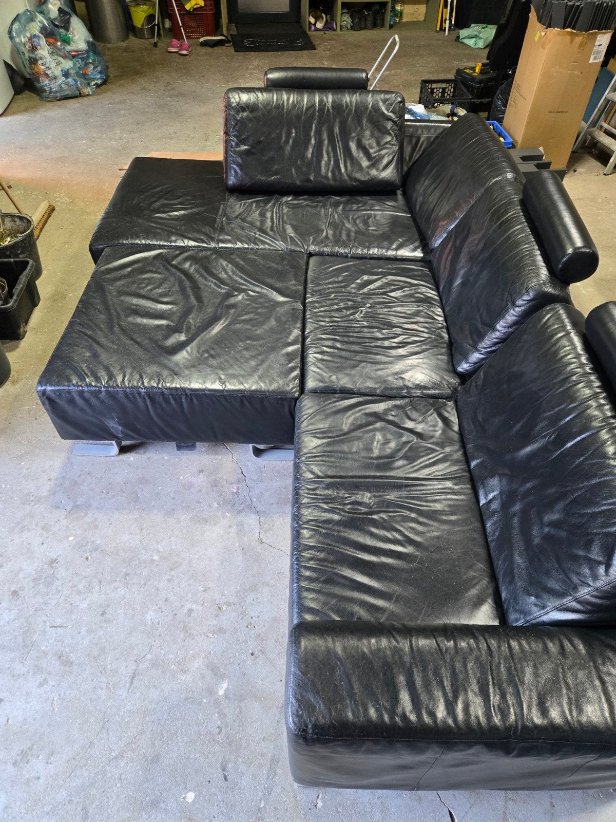fauteuil en cuir, Enlèvement