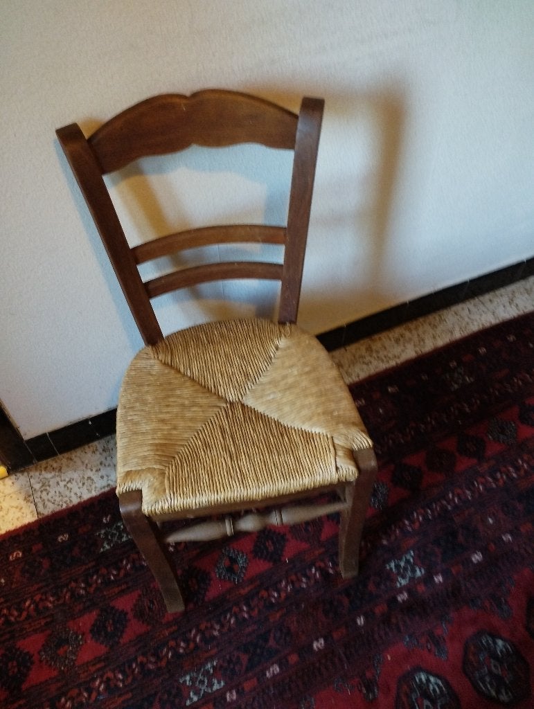 Authentieke houten stoel met gevlochten zitting, Ophalen