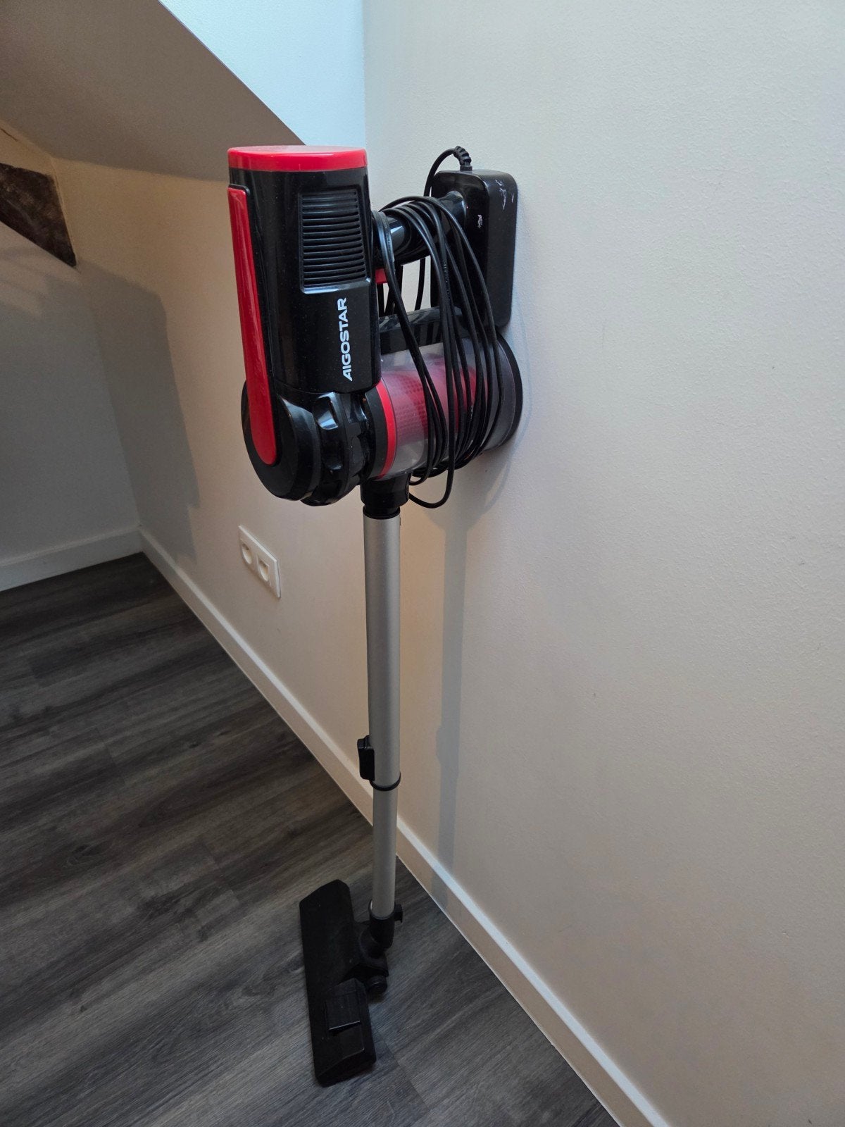 Steelstofzuiger met draad, Electroménager, Aspirateurs, Enlèvement ou Envoi, Aspirateur balai