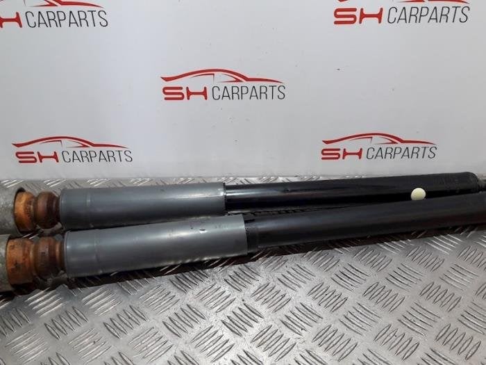 Kit amortisseur d'un Ford Fiesta, -, 3 mois de garantie, -, -
