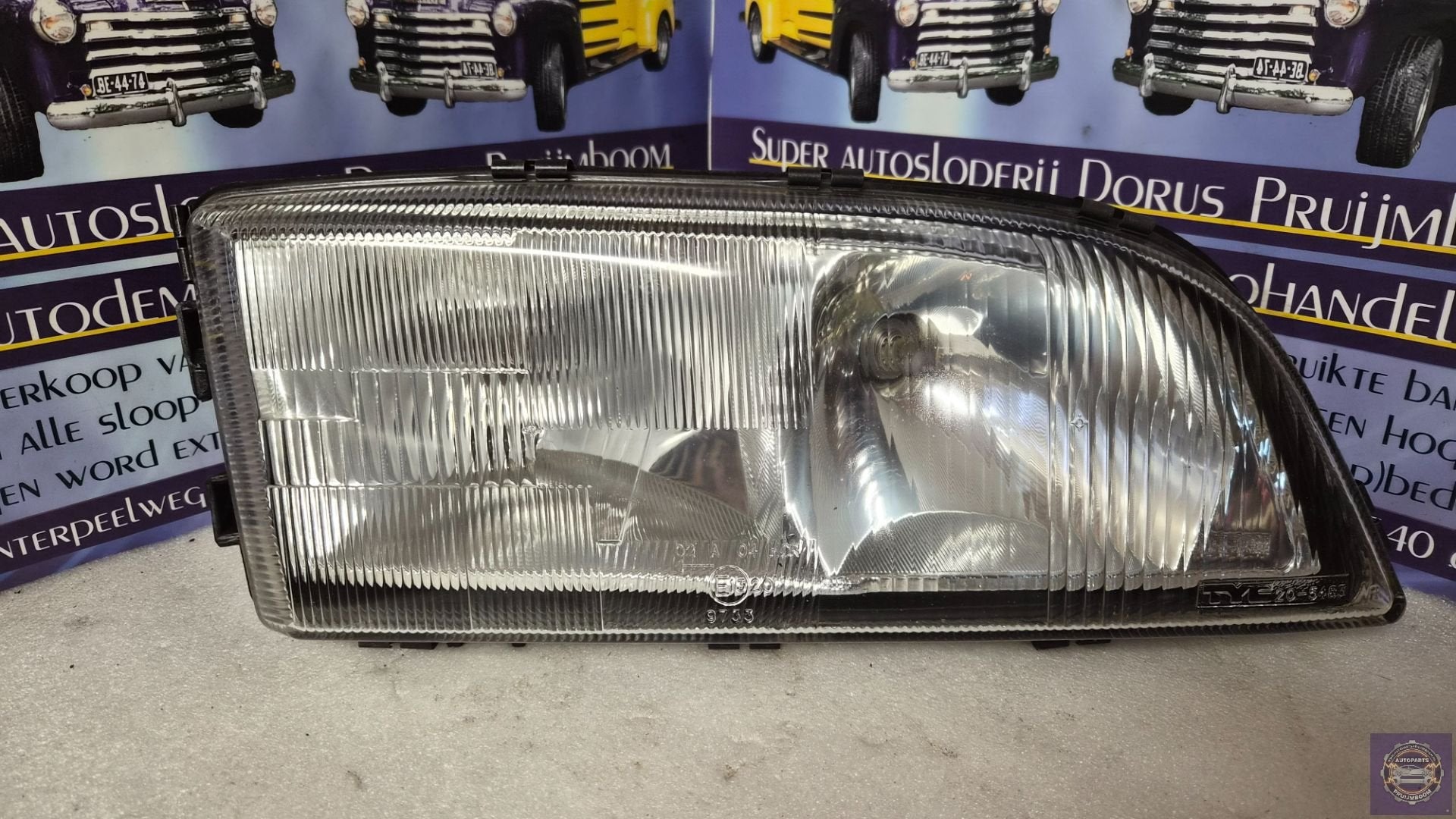 Volvo S70 Koplamp rechts 205409B, Auto-onderdelen, Gebruikt, Gunnar Engellaus vag 8
405 31  Gothenburg, SE, Info@volvocars.com
