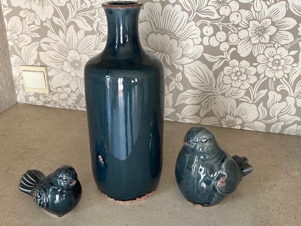 Decoratieve vaas met 2 bijpassende vogels. Landel. Perf.st., Blauw, Aardewerk of Porselein, Ophalen of Verzenden, Zo goed als nieuw