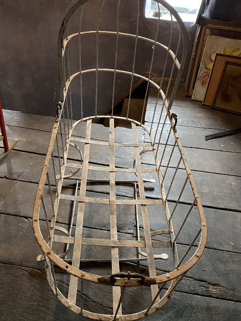 Ancien berceau de poupée en fer forgé / métal (Shabby chic), Enlèvement, Utilisé, Poupée