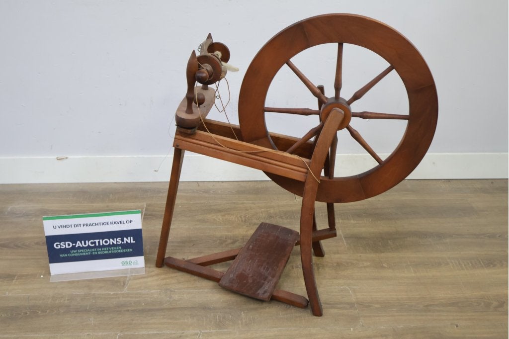 Antiek spinnewiel