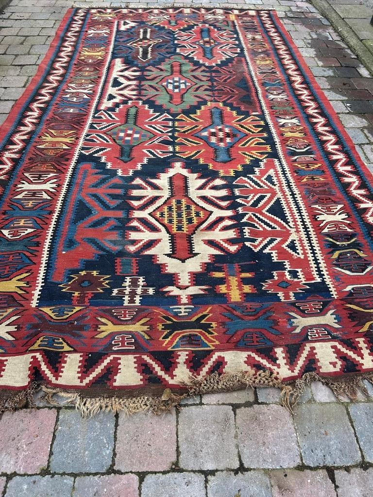 Kelim tapijt, Enlèvement