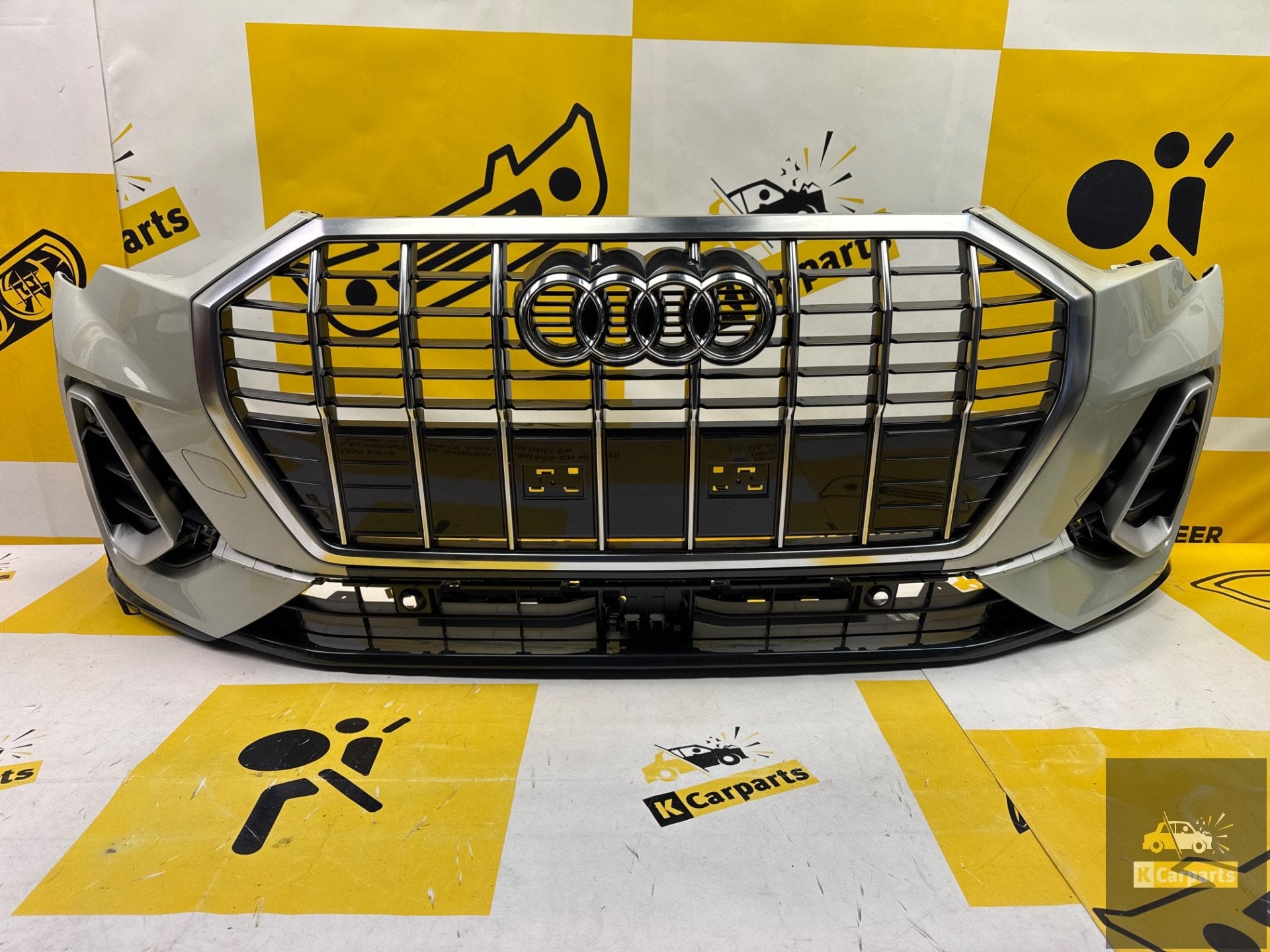 Voorbumper Audi Q3 83A F3 S-line SLINE ORIGINEEL 83A807438, Auto-onderdelen, Gebruikt, Voor, AUDI AG, Auto-Union-Strasse 1
85045  Ingolstadt, DE