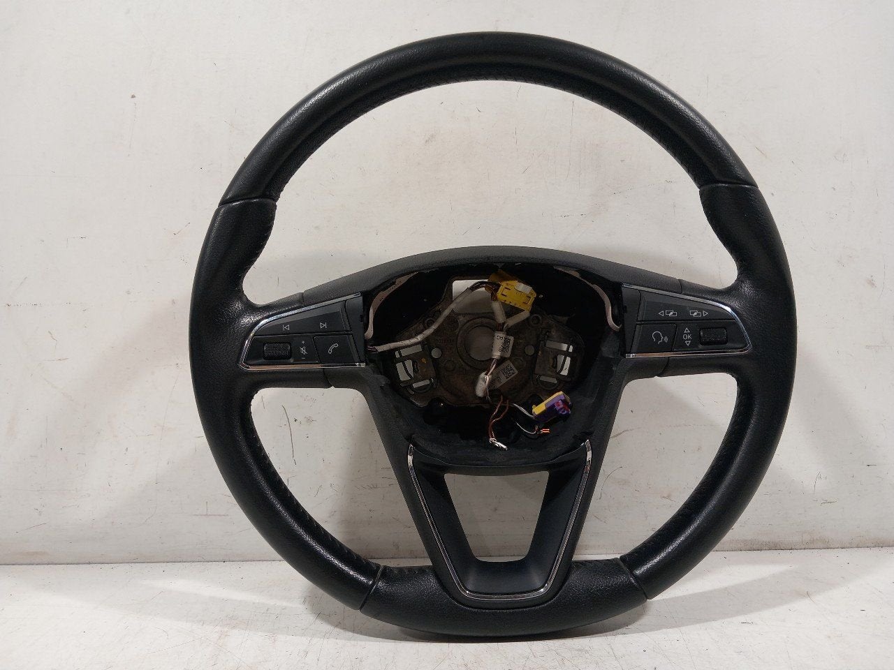 Stuur Seat Leon, Onderdelen@venauto.nl, Van der Ven Autorecycling B.V., Ettenseweg 76, 4706 PB Roosendaal, The Netherlands, Enlèvement ou Envoi
